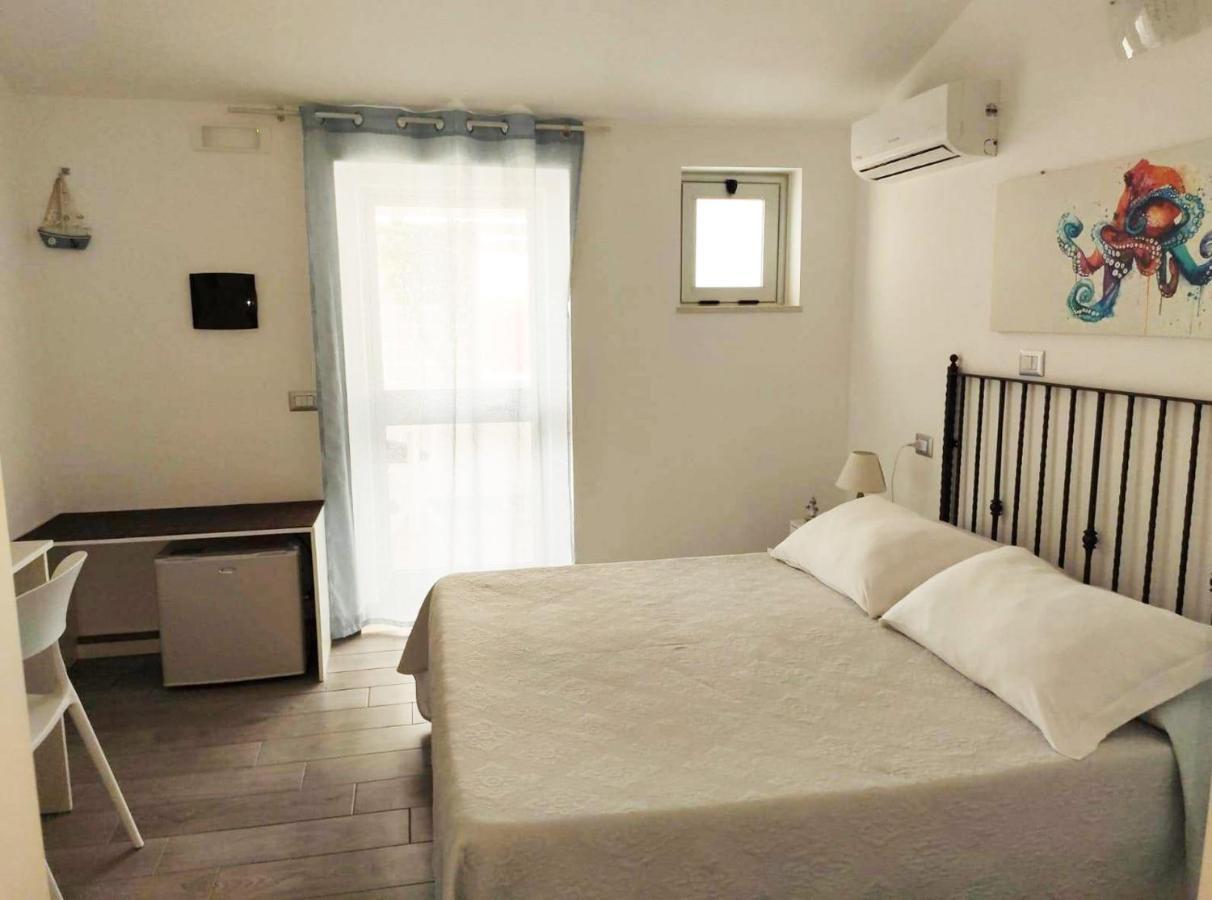 B&B Capo Rizzuto Fronte Mare Exteriör bild