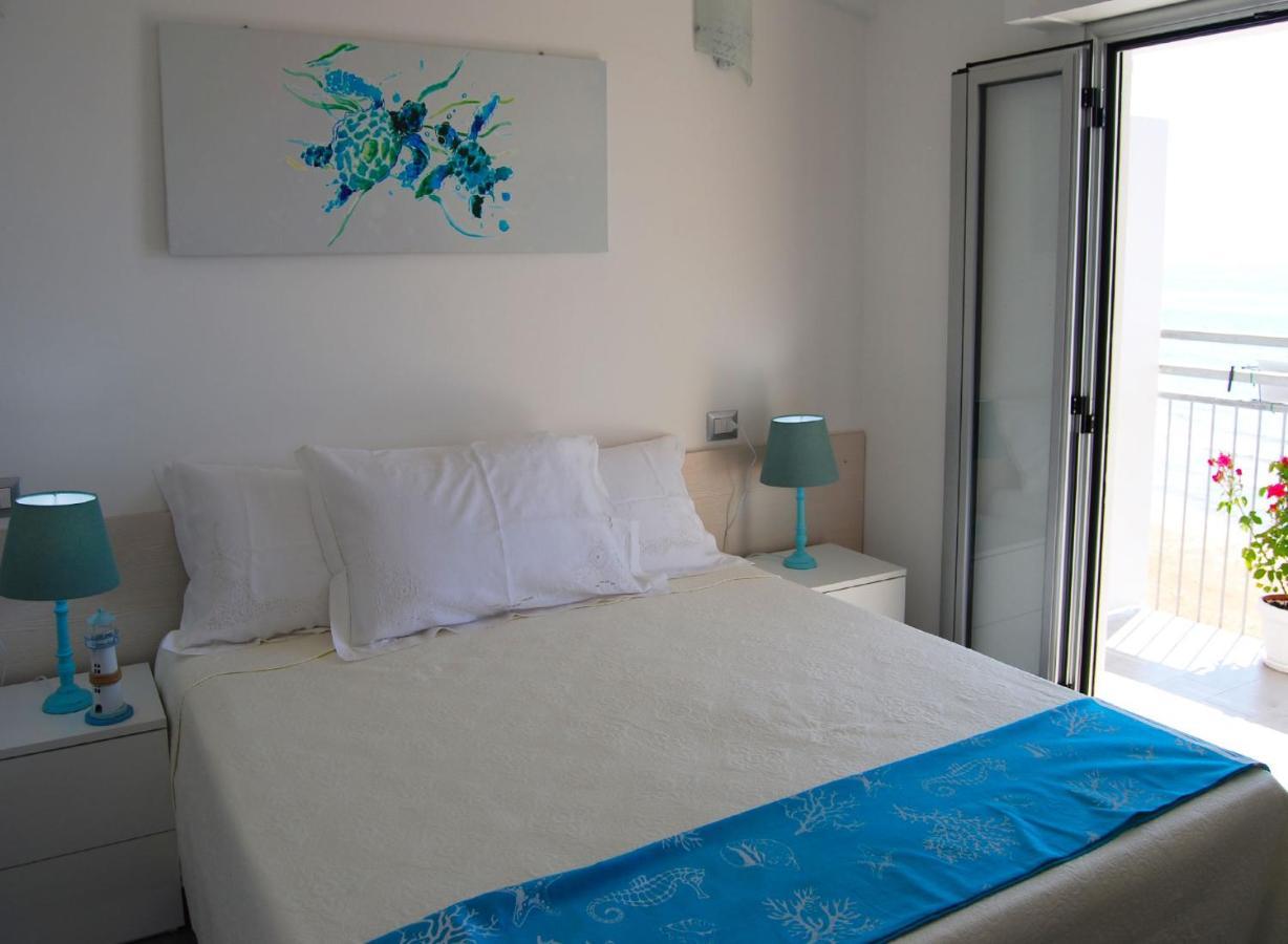 B&B Capo Rizzuto Fronte Mare Exteriör bild