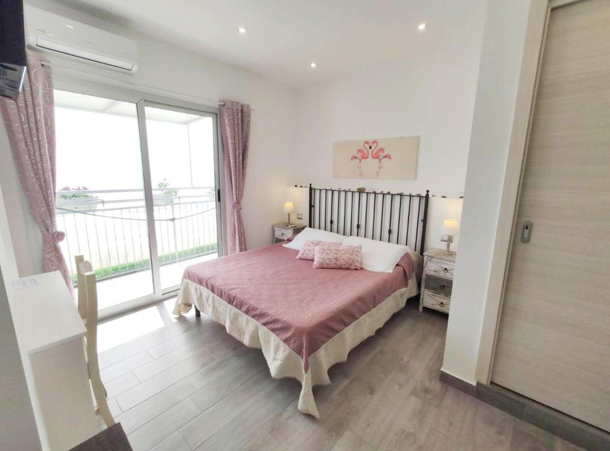 B&B Capo Rizzuto Fronte Mare Exteriör bild