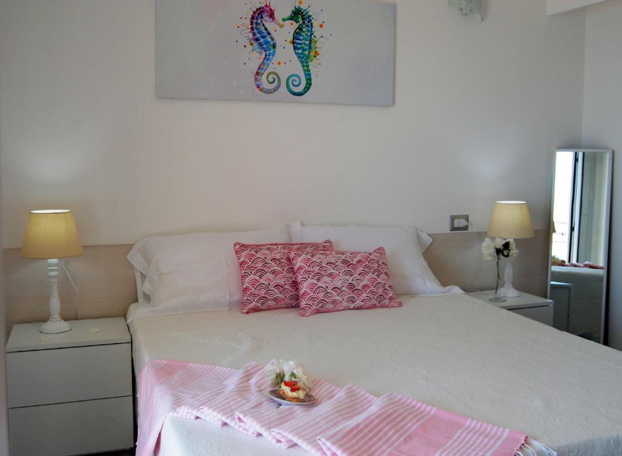 B&B Capo Rizzuto Fronte Mare Exteriör bild