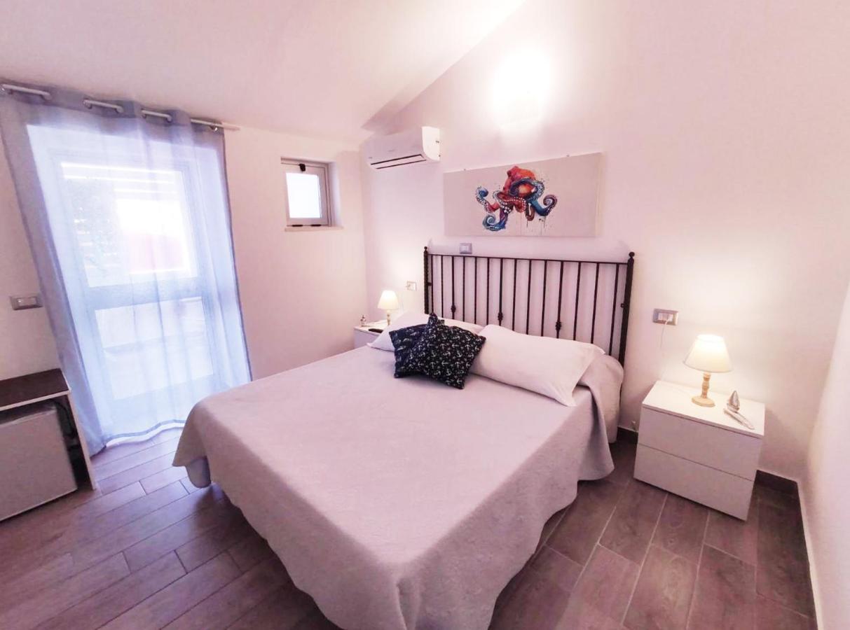 B&B Capo Rizzuto Fronte Mare Exteriör bild