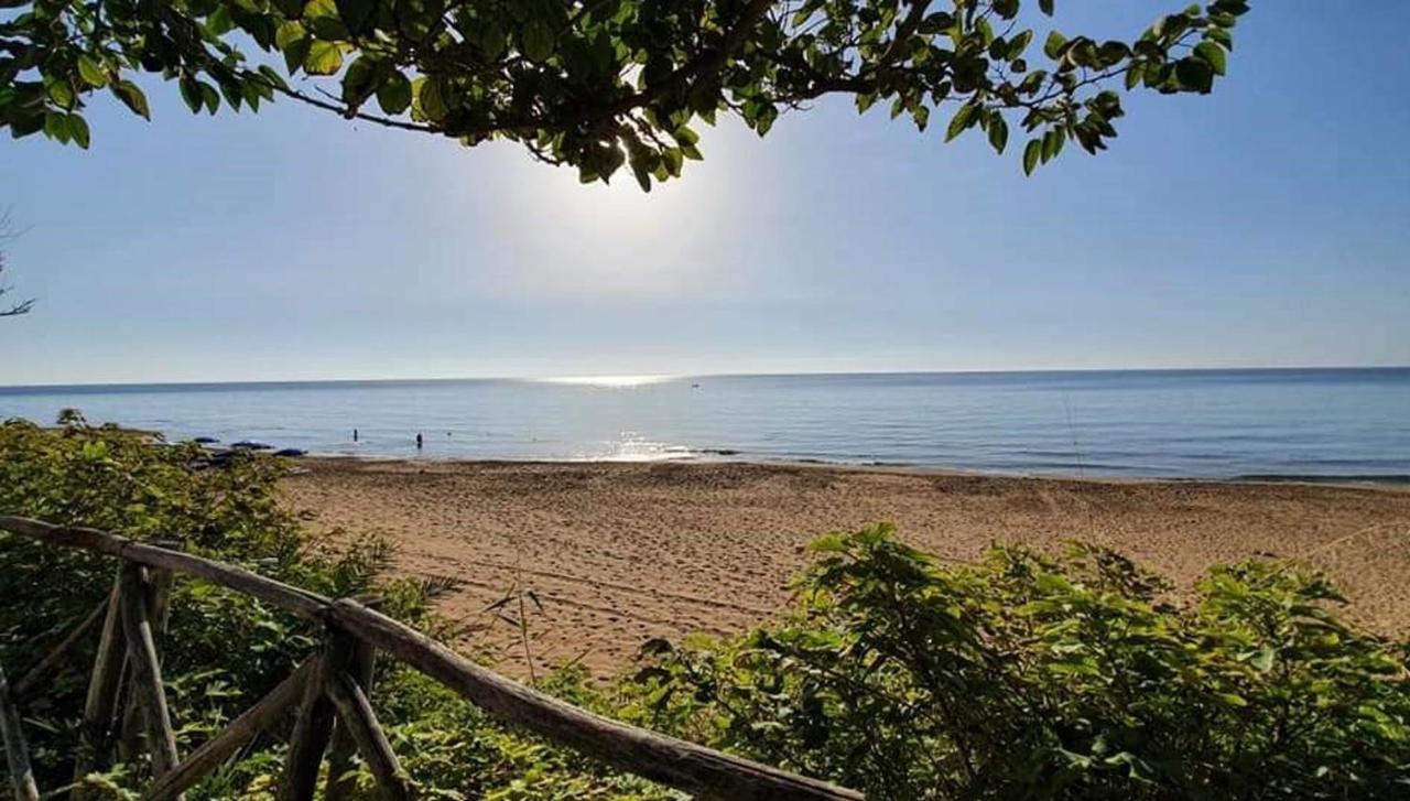 B&B Capo Rizzuto Fronte Mare Exteriör bild